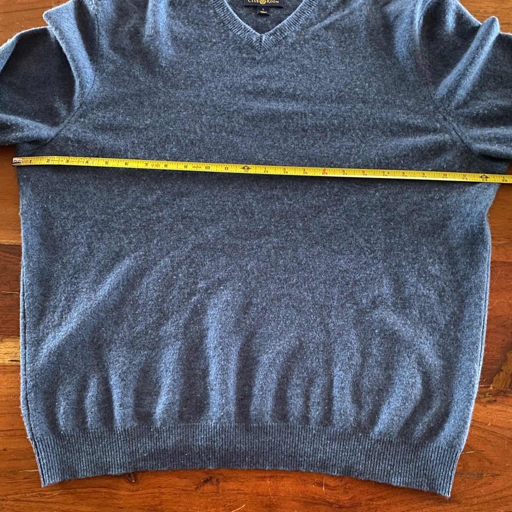 Set of 2 Club Room V-Neck 100% cashmere Sweaters sz L blue - Picture 8 of 11
